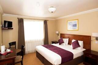 Отель Lawlors Hotel Дангарван Двухместный номер с 1 кроватью или 2 отдельными кроватями-1